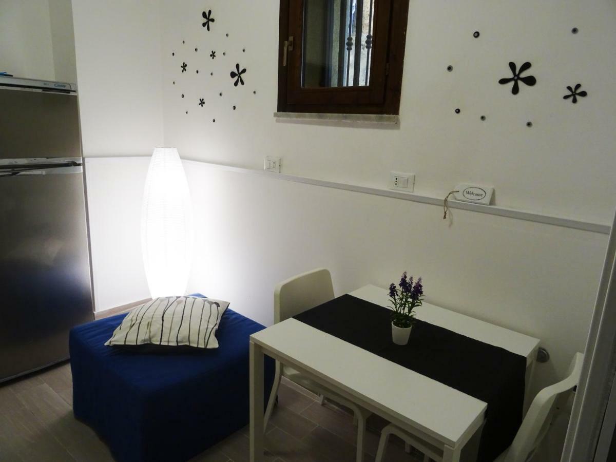 Around Cassaro Holiday House ปาแลร์โม ภายนอก รูปภาพ