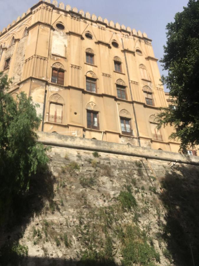 Around Cassaro Holiday House ปาแลร์โม ภายนอก รูปภาพ